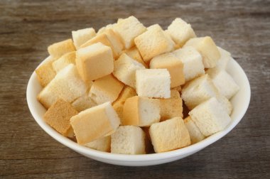 küp üzerinde beyaz ekmek