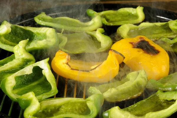 Pimientos asados en la parrilla —  Fotos de Stock