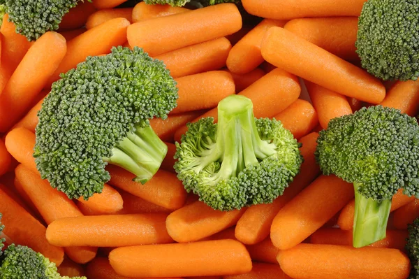 Brócolos e cenoura — Fotografia de Stock