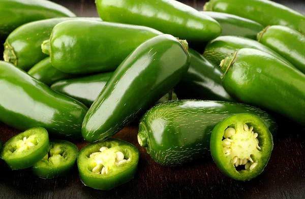 Zelené papričky jalapeňo — Stock fotografie