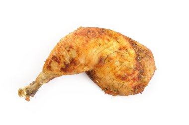 beyaz zemin üzerinde ızgara tavuk uyluk