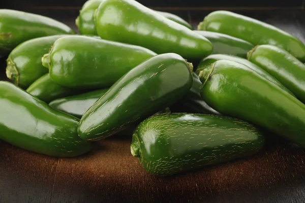 Pimientos jalapeños verdes — Foto de Stock