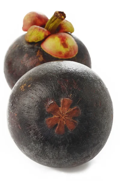 Frutta fresca mangostano su bianco — Foto Stock