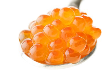 Kaşık taze kırmızı havyar