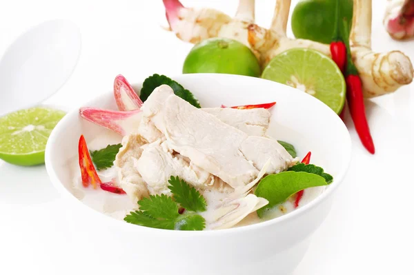 Thai konyha-tom kha kai-csirke leves kókusztejjel — Stock Fotó