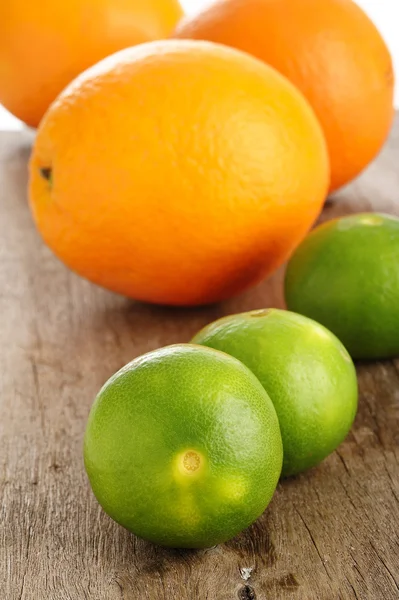 Lime and orange — Stock Photo, Image