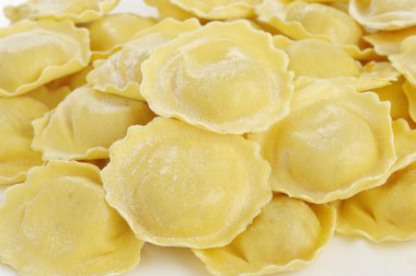 Kuru girasole makarna üzerine beyaz