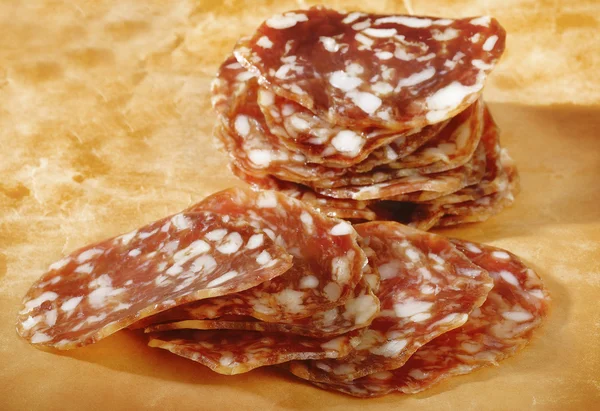 Gesneden salami — Stockfoto