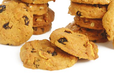 Beyaz arka plan üzerinde izole lezzetli yulaf ezmeli kurabiye