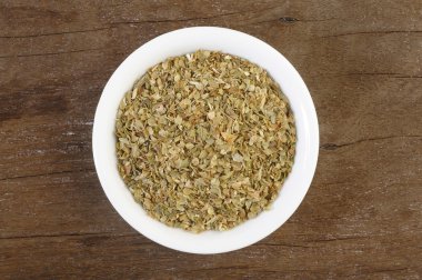 ahşap yapraklarda kekik kurutulmuş