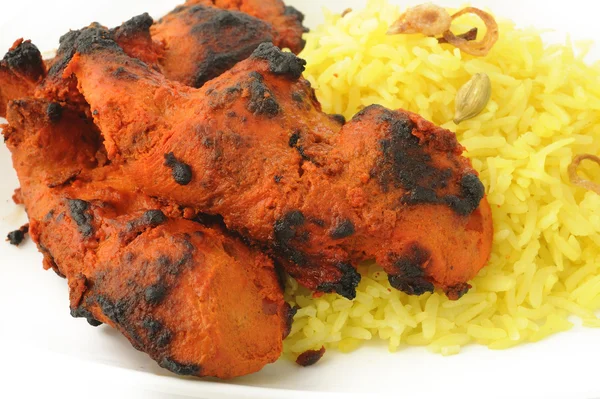 Tandoori Chicken Tikka mit Pilau-Reis — Stockfoto