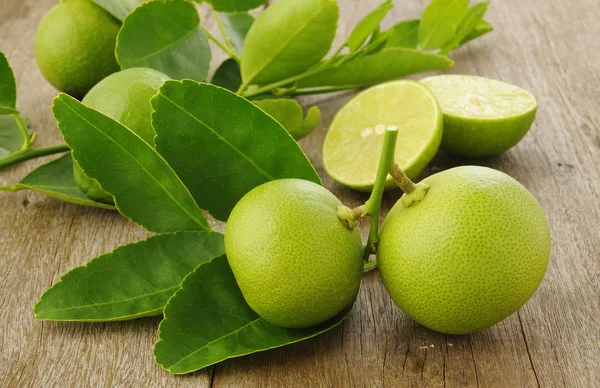 Frutas de lima —  Fotos de Stock