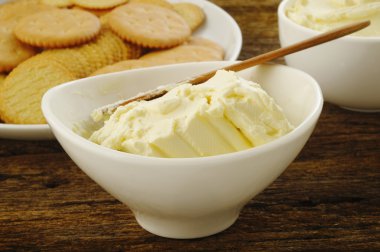 krem peynir kraker ile