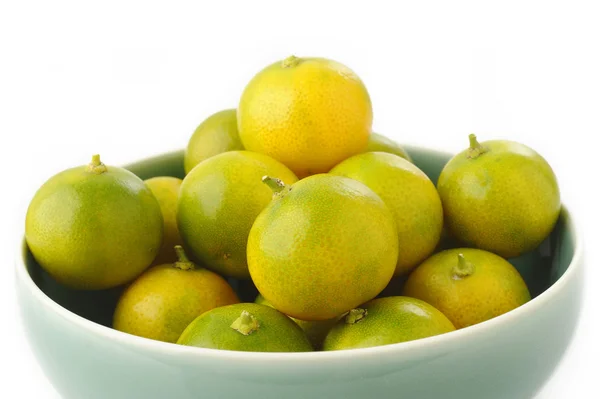 Kumquat citrus fruits in bowl — Stock Photo, Image