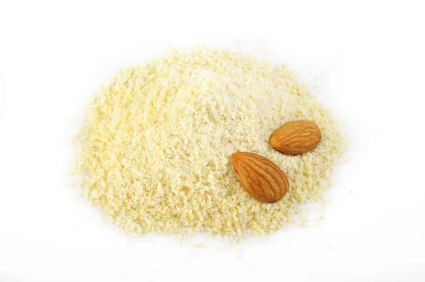 beyaz zemin üzerine badem badem unu