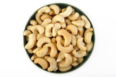 Kavrulmuş kaju fıstığı kasede