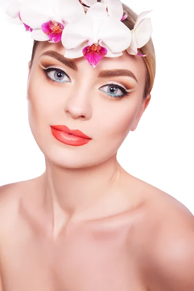 Portrait of a beautiful young girl with professional makeup — Stock Photo, Image