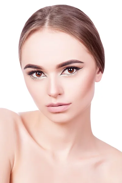 Retrato de una hermosa joven con maquillaje profesional —  Fotos de Stock