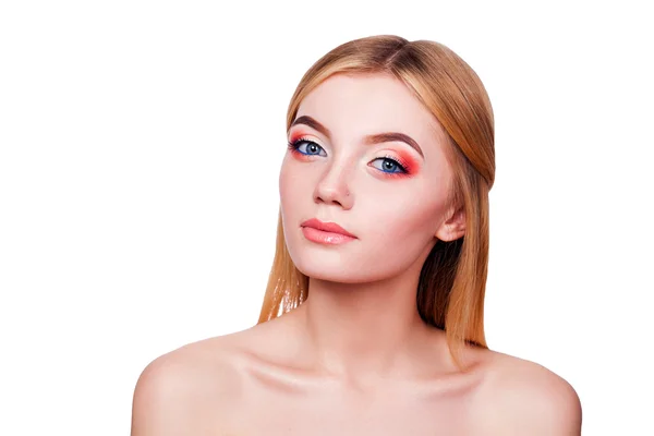 Porträt eines schönen jungen Mädchens, Make-up, Haare, Augen — Stockfoto