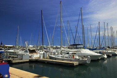 Chicago, ABD - 25 Temmuz 2016: Michigan Gölü 'ndeki eğlence yatları