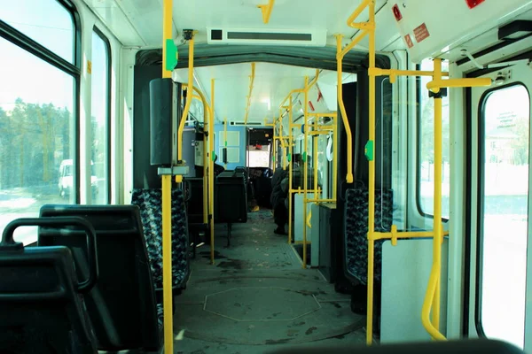 Vista all'interno di un filobus tram vuoto — Foto Stock