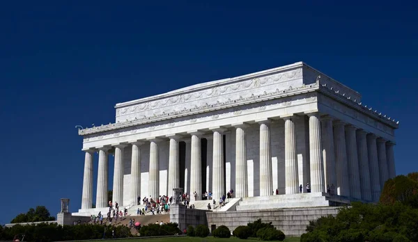 华盛顿特区- 2016年7月17日：亚伯拉罕 · 林肯纪念馆 — 图库照片