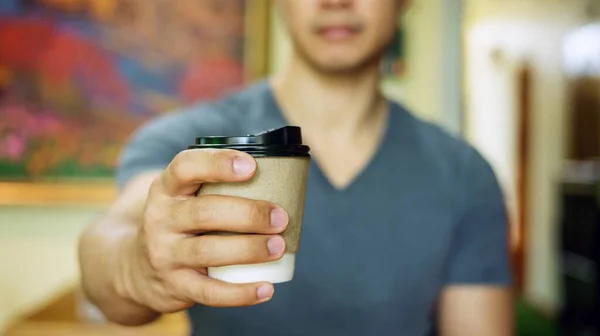 Hombre Sosteniendo Una Taza Café — Foto de Stock