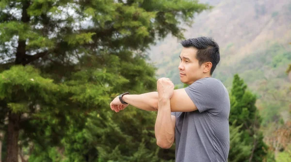 Los Hombres Calientan Cuerpo Preparan Ejercicio Por Mañana —  Fotos de Stock