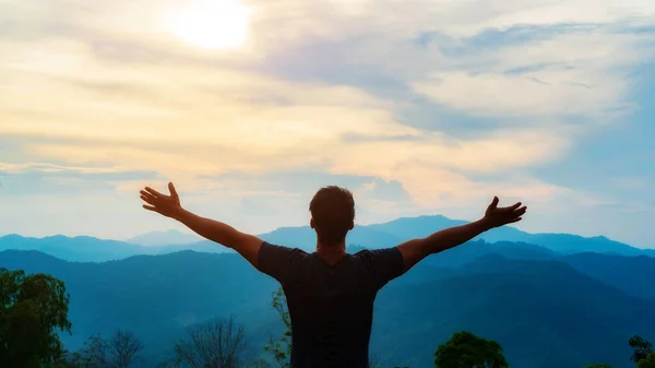 İnsan dağda kalırken kendini zinde hisseder..