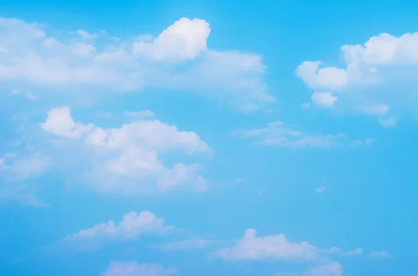 เมฆบนท้องฟ้า — ภาพถ่ายสต็อก