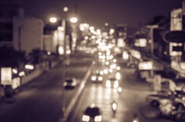 Bulanık araba trafiği şehir sokak tonu klasiğinde.