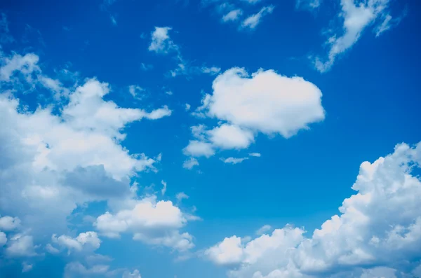 Clouds in the blue sky — Stock Photo, Image