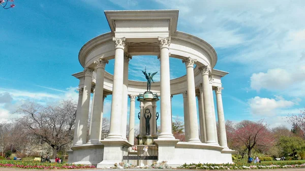 Welsh War Memorial Alexandra Gardens City Centre Cardiff Set Amongst — Stock Photo, Image