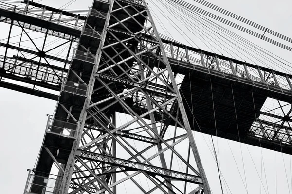 Imagen Cerca Blanco Negro Una Sección Del Puente Newport Transporter —  Fotos de Stock