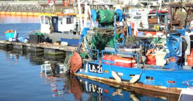 Swansea, Galler, 10 Haziran 2021: Swansea 'deki canlı marina ve liman bölgesi gelişimi, bu Galler toplumuna refah ve değer kazandıran başarılı bir yenilenme projesidir.. 