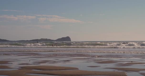 Llangennith Plajă Mare Surfing Peninsula Gower South West Wales Soarele — Videoclip de stoc