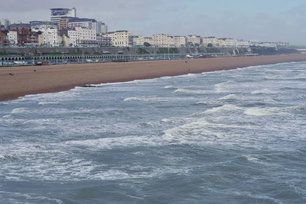 Wiatr Uderza Południowe Wybrzeże Sussex Tworząc Niebezpieczne Fale Wzburzone Morza — Zdjęcie stockowe