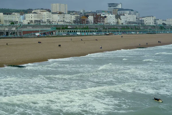 Wiatr Uderza Południowe Wybrzeże Sussex Tworząc Niebezpieczne Fale Wzburzone Morza — Zdjęcie stockowe