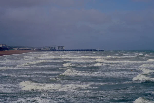 Rüzgar Güney Sussex Sahillerini Vurdu Brighton Tehlikeli Dalgalar Dalgalı Denizler — Stok fotoğraf