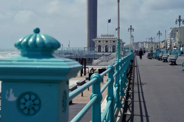 Promenada Brighton Jest Wyłożona Tradycyjnymi Wiktoriańskimi Balustradami Atrakcje Obejmują British — Zdjęcie stockowe