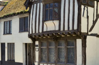 Hastings, Doğu Sussex, İngiltere 4 Temmuz 2021: Eski Hastings kasabası etrafındaki dolambaçlı arka sokaklar ve dar yan yollar tarihi mimari ilgi ve öneme sahiptir..