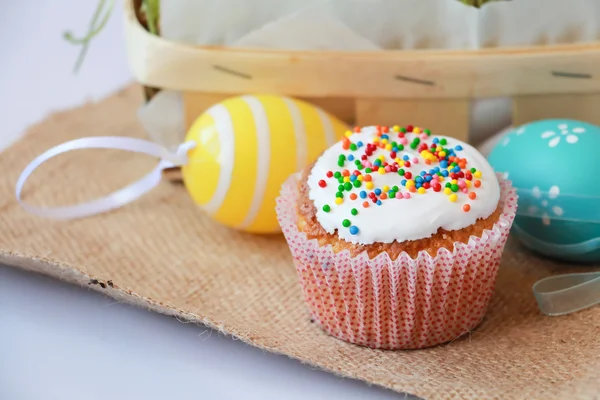 Pastel de Pascua con decoración navideña — Foto de Stock