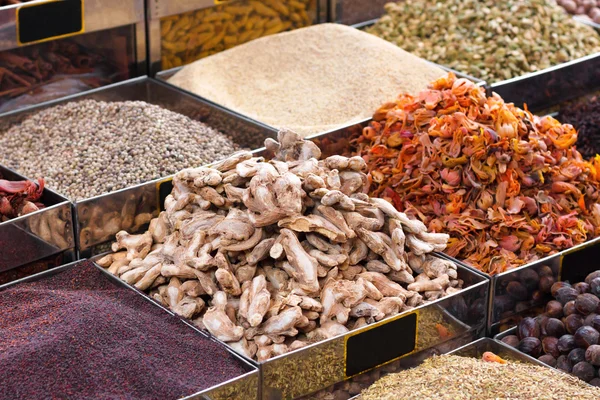 çeşitli baharatlar