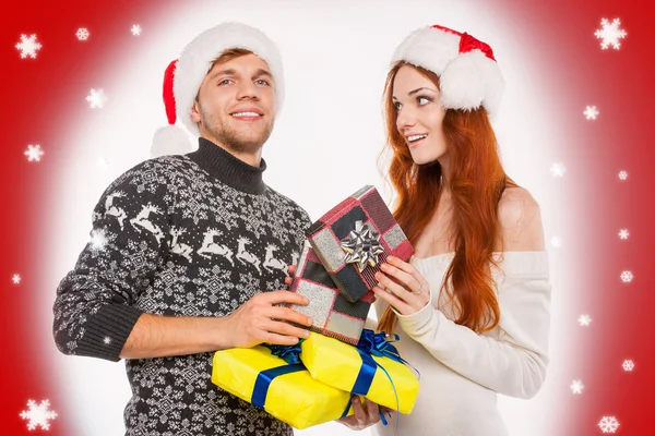 Noel hediye ile mutlu çift