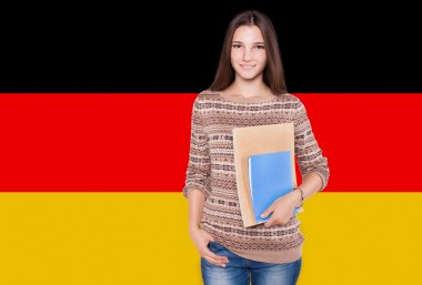 Alman ulusal bayrak zemin üzerine genç kız öğrenci