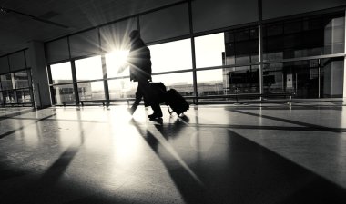 Tek Havaalanı yolcu siluet
