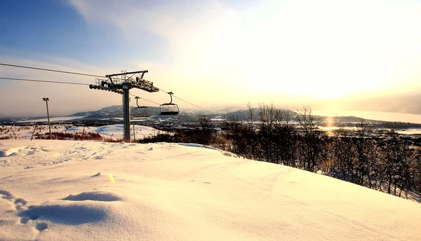 Elevador da cadeira do resort de esqui da Noruega Fotos De Bancos De Imagens
