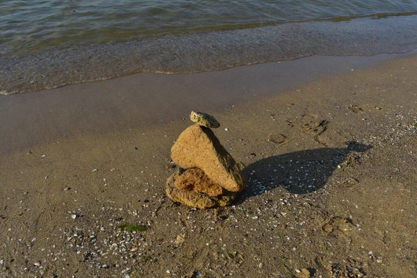 Composition Balance Stones Background Sand Sea — Stock Photo, Image