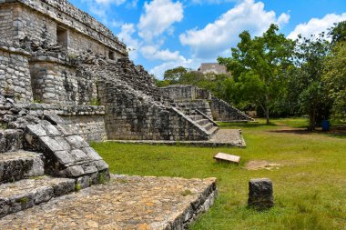 Meksika 'nın Yucatan Yarımadası' ndaki Ek Balam sahasında antik Maya harabeleri