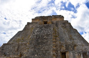 Büyük Maya Uxmal Piramidi